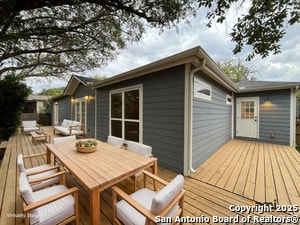 Building Photo - 127 Larchmont Dr