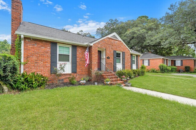 Building Photo - Charming 3-Bedroom Home in Savannah’s Parkside Neighborhood