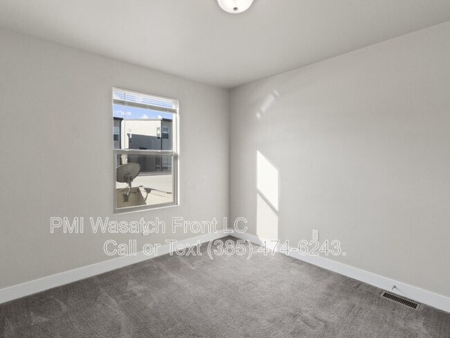 Building Photo - 4721 W Zig Zag Rd