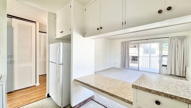 Building Photo - 1658 Liholiho St