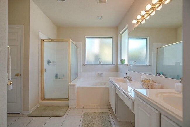 Building Photo - 167 N Whistlers Bend Cir