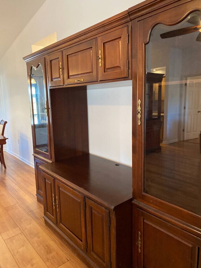 Building Photo - 5344 Elwood Rd