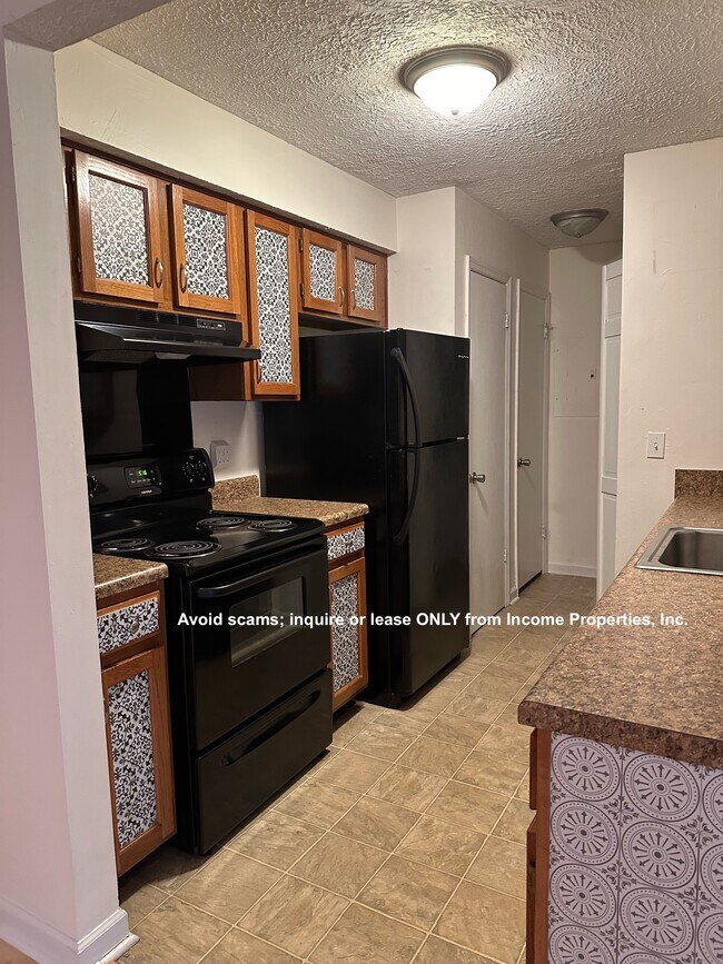 Building Photo - 171 Brooke Castle Dr