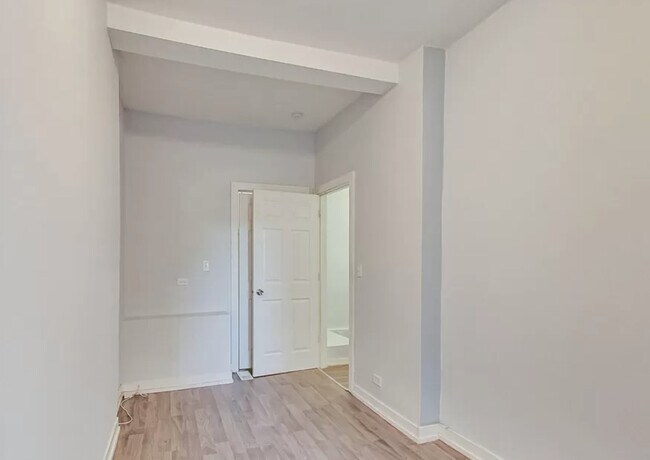 Building Photo - 1414 N Noble St