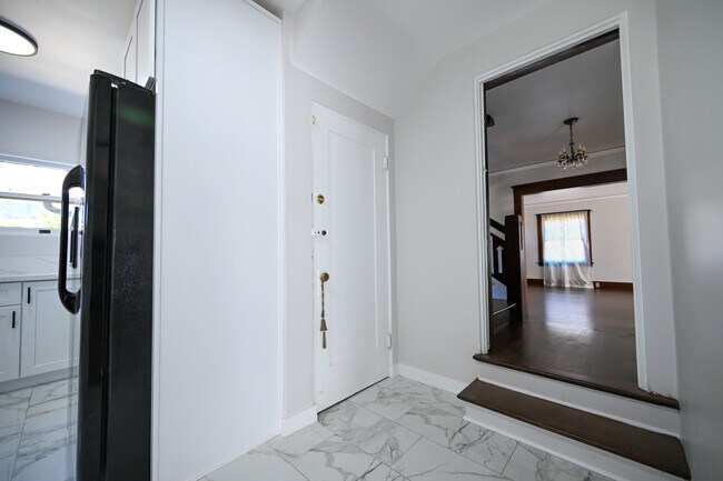 Building Photo - 1208 24th St