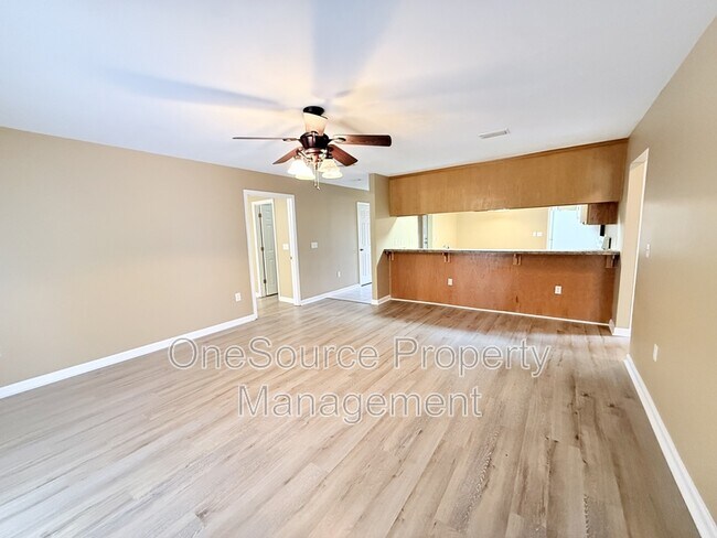 Building Photo - 111 N Charles Willis Dr