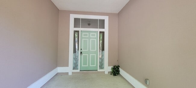 Building Photo - 3/2 (Hickory Walk in Haile Plantation) Beautiful home off the 15th Green of Haile Golf Course.