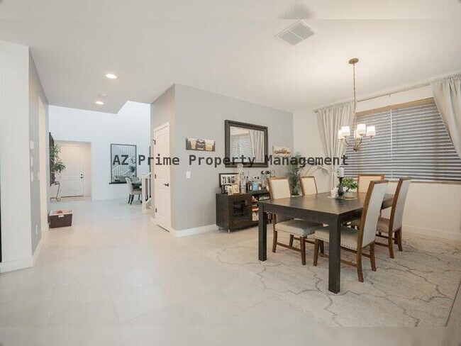 Building Photo - 12125 W Luxton Ln