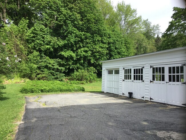 Building Photo - 68 Ascutney St