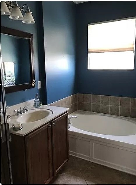 Room 2 bath - 108 Locustberry Ln