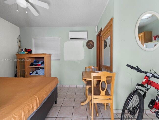 Building Photo - 104 E 58th St