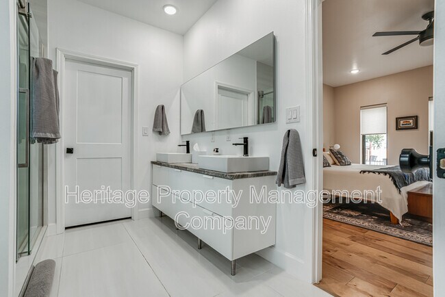 Building Photo - 211 Gibson