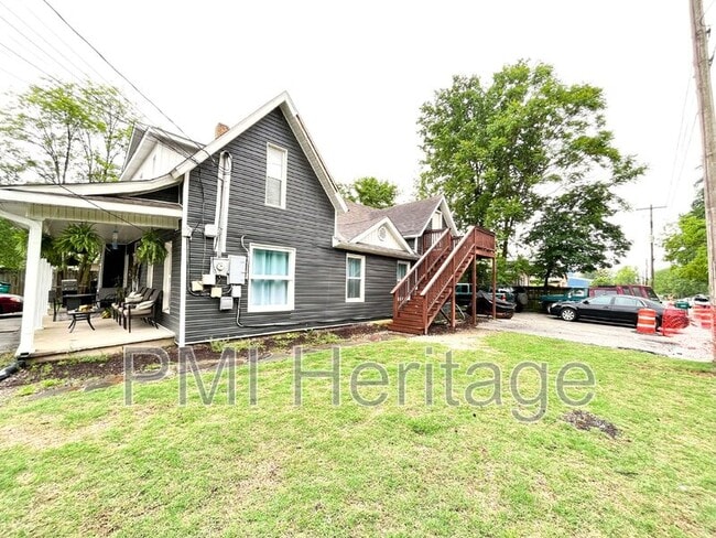 Primary Photo - 122 W Pine St