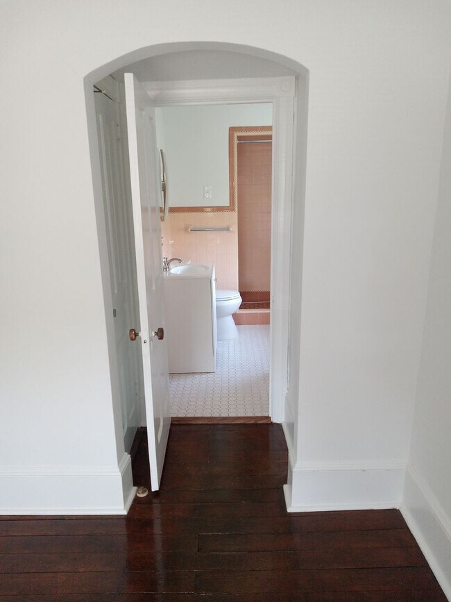 Building Photo - Renovated/Restored Upper Gwynedd Single Ho...