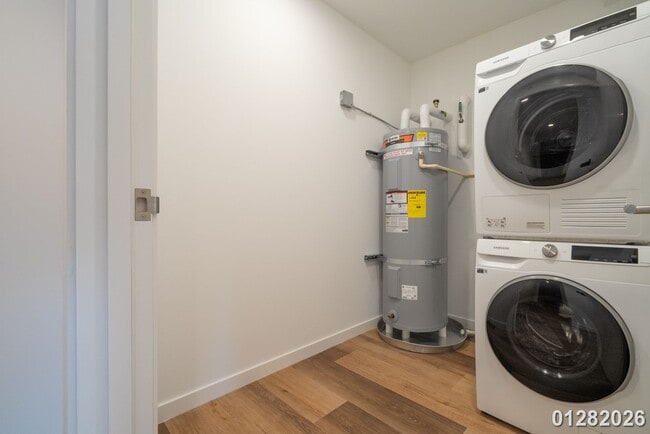 Building Photo - $3555.00| 1BD/1BA/1PKG Condominium in The Park Ke'eaumoku Liona Tower