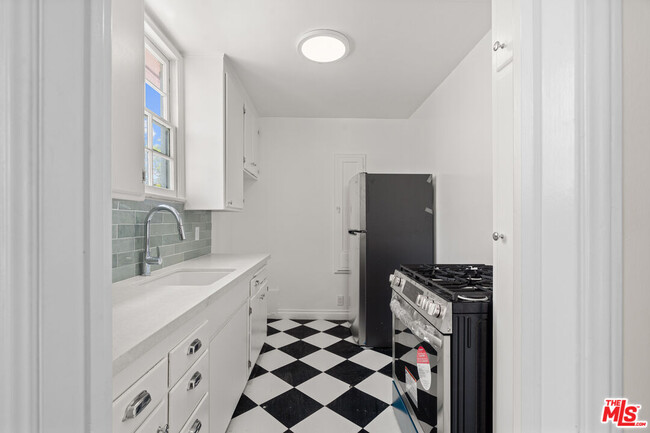 Building Photo - 148 S McCarty Dr