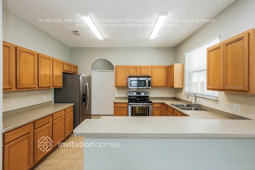 Building Photo - 9820 White Barn Way