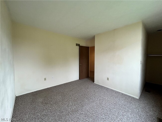 Building Photo - 123 Orchard Dr