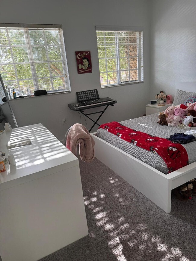 Building Photo - 3202 NW 31st Terrace