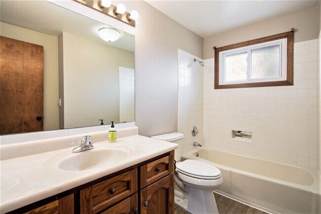 Building Photo - 3 br, 2 bath House - 2514 Kittredge Drive