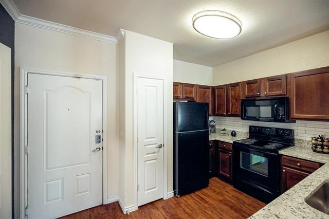 Building Photo - 9900 McNeil Dr