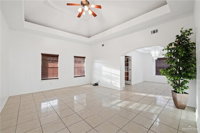 Building Photo - 25 Via Cantera Dr