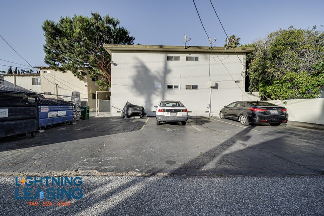 Building Photo - 3737 Inglewood-11D