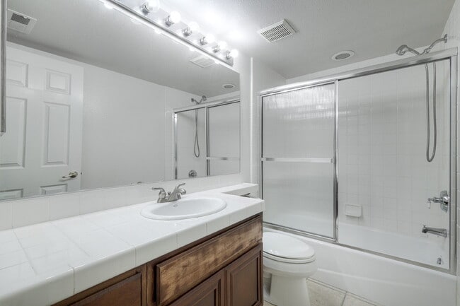 Building Photo - Highland Ranch Spring Valley 2-story 3 bd / 3.5 ba Home w Garage, Yard + MORE!