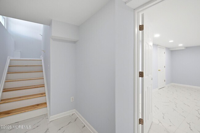 Building Photo - 39 Hilltop Rd