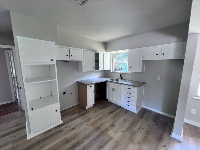 Building Photo - 5742 Flamingo Dr