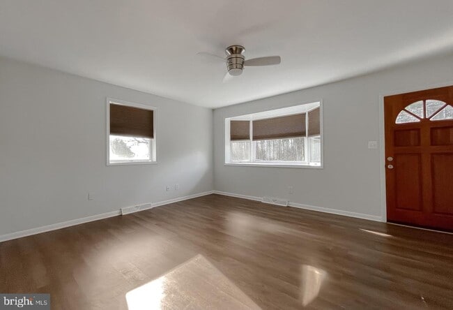 Building Photo - 18937 McKays Cove Ln