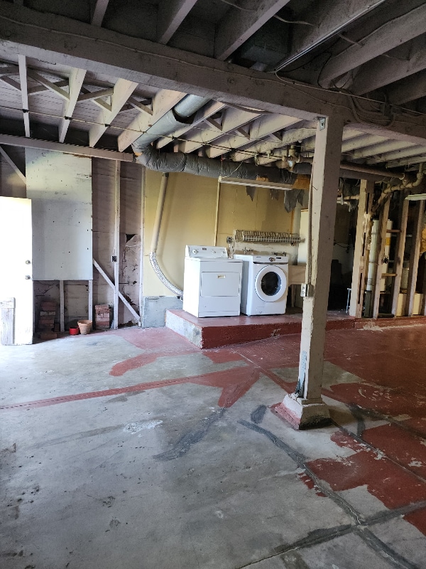 Building Photo - 210 Poplar Ave