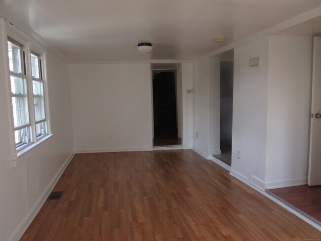 Building Photo - 36 Butler St