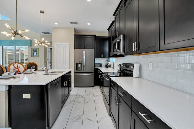Building Photo - 1555 Flange Dr