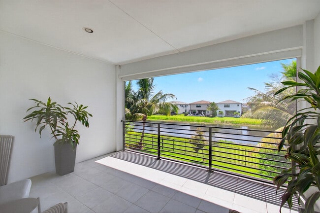 Building Photo - 17222 Blue Bayou Dr