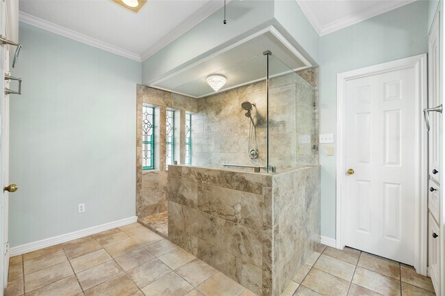 Building Photo - 106 River Oaks Dr