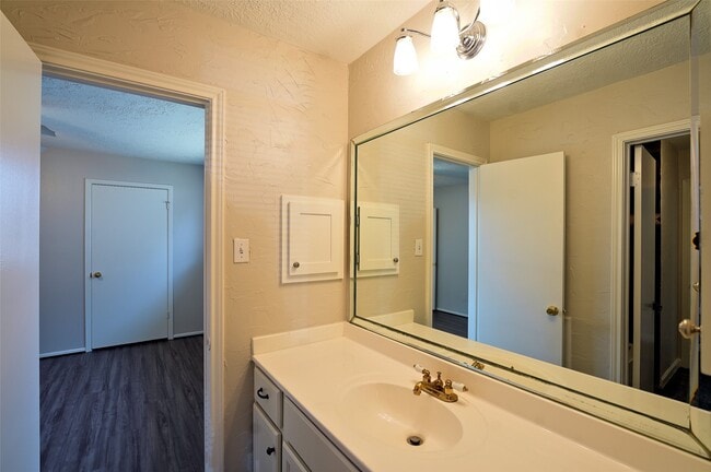 Building Photo - 11203 Verlaine Dr