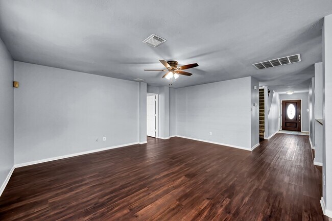 Building Photo - 7811 Holly Berry Ct