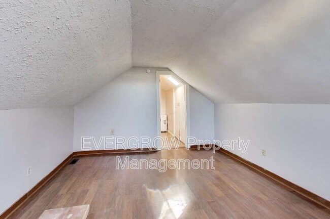 Building Photo - 1140 Hoyt Ave