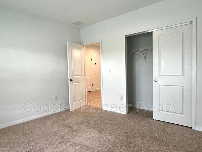 Building Photo - 5569 Tranquila Ln