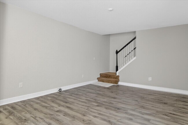 Building Photo - 41070 Southwind Dr