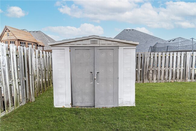 Building Photo - 1141 Torbay Trce