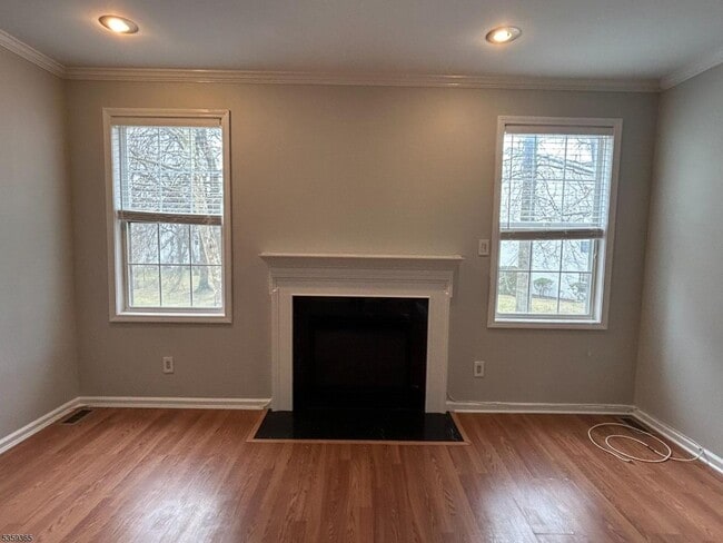 Building Photo - 450 Hartford Dr