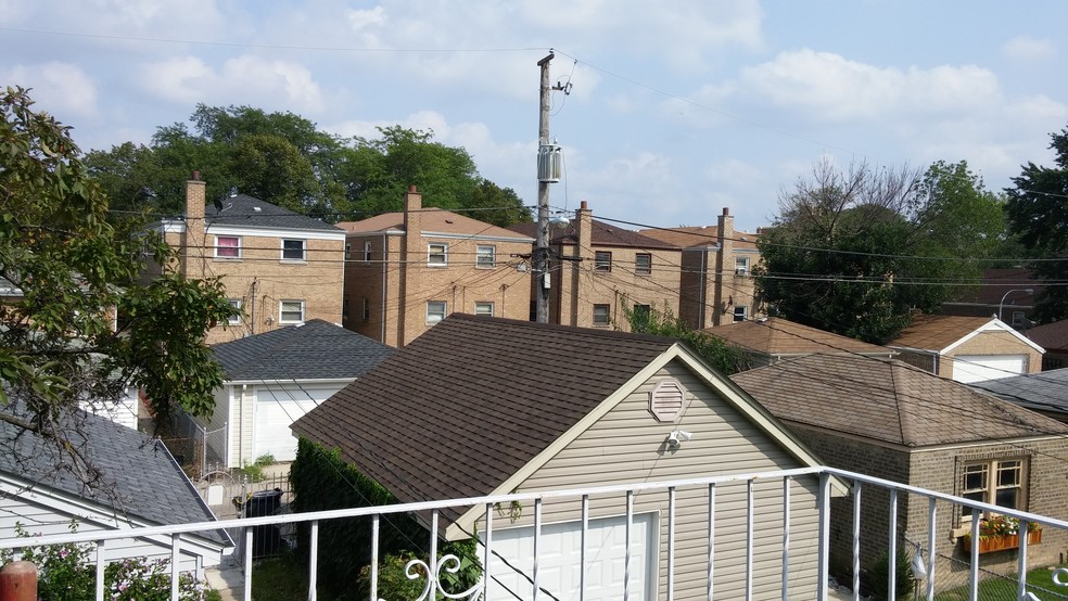 Building Photo - 5743 S Kenneth Ave