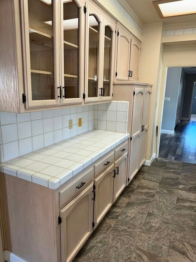 Building Photo - 3005 Summer Creek Ct