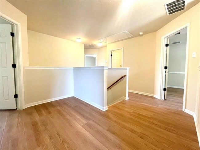 Building Photo - 20625 Farm Pond Ln