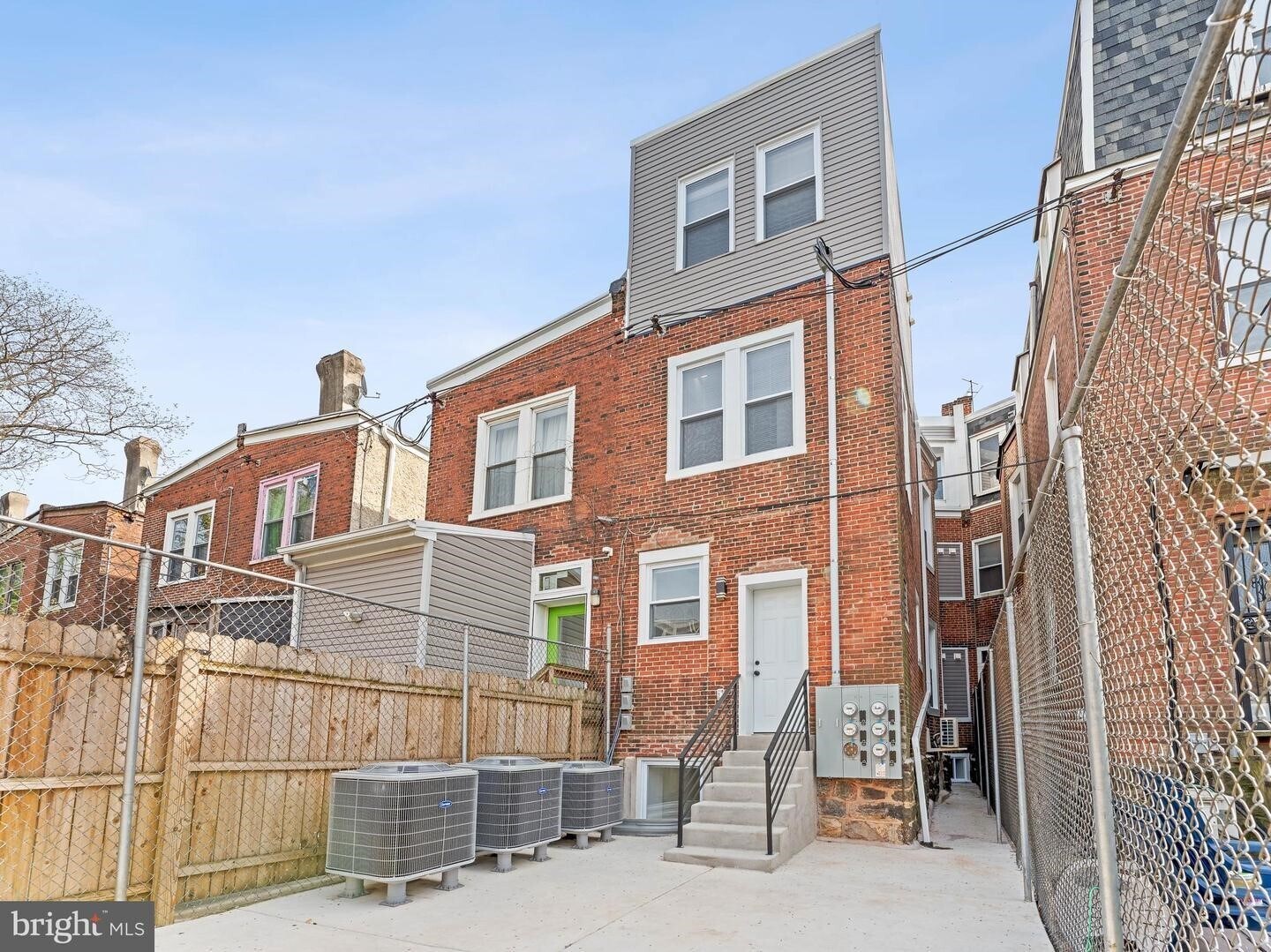 Building Photo - 4927 Catharine St