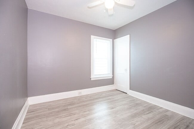 Building Photo - 364 E 161 St