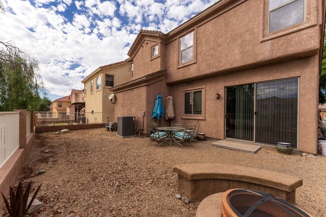 Building Photo - Gated Community 2 Bed/2 Bath Condo Furnished Long term Boat deep garage