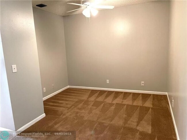 Building Photo - 9866 NW 57th Manor